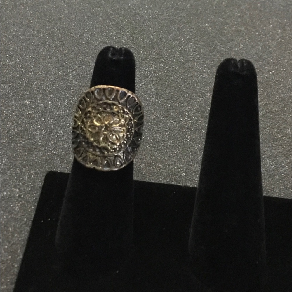 🚨Final Sale🚨! Vintage Detailed Ring Size 5
